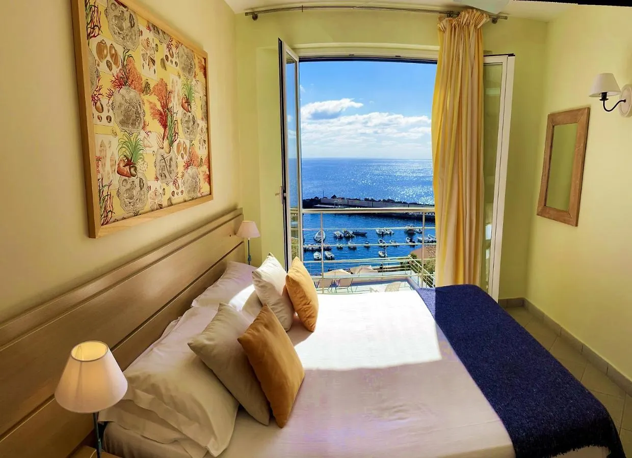Residence Stella Marina Isola di Ustica 3*,