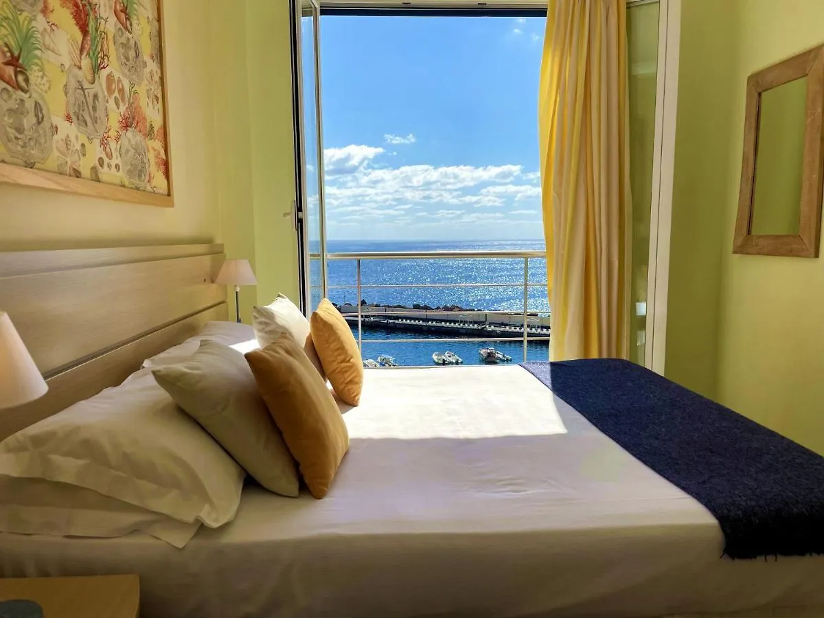 Residence Stella Marina 乌斯蒂卡 公寓式酒店